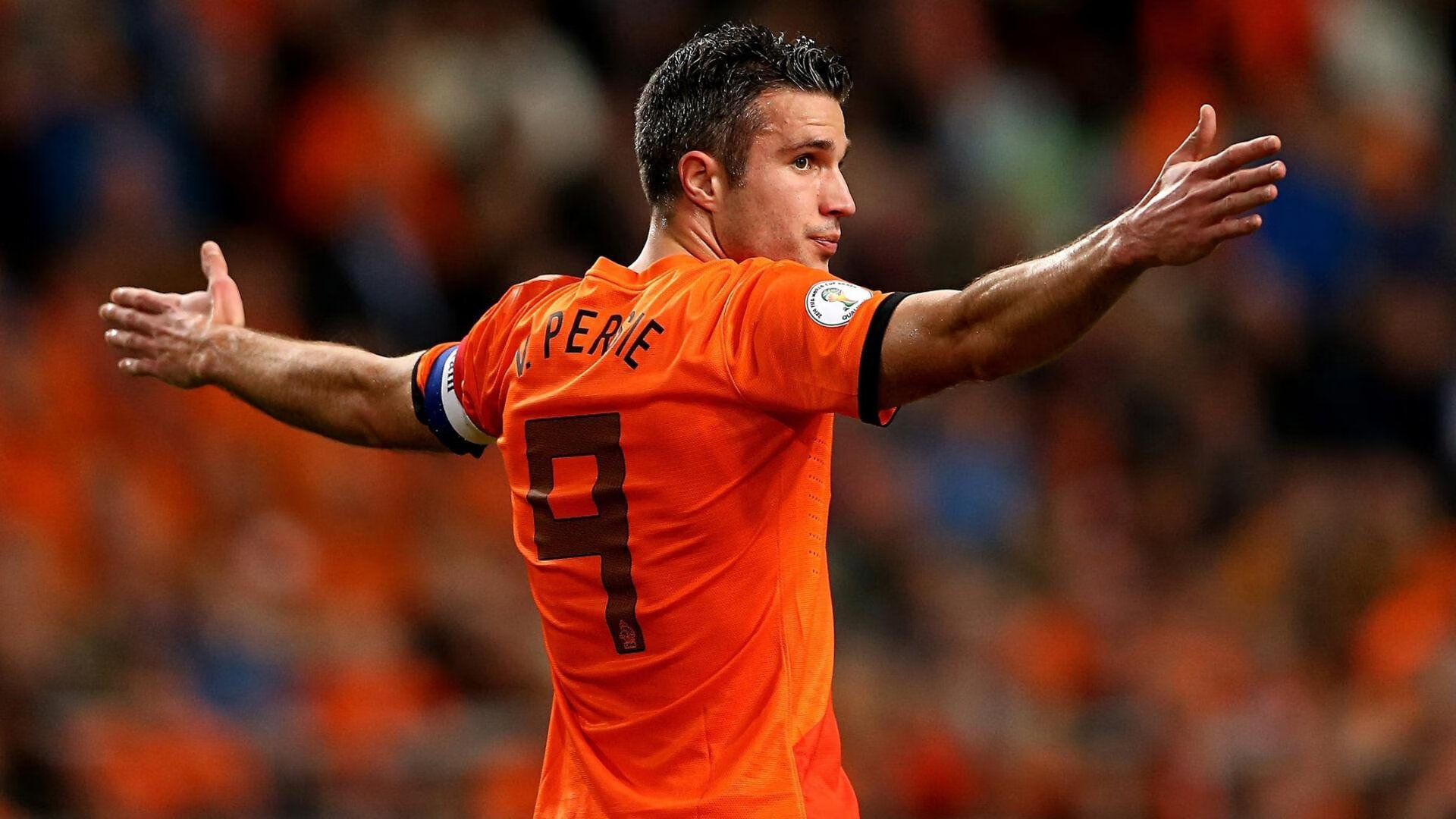 赛道与球场，当拉梅洛在F1接管比赛，广东队在篮球场绝杀辽宁