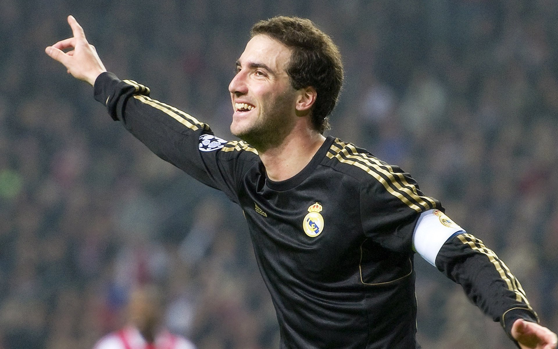 从哈弗茨爆发到巴西决胜局，足球世界的双子星时刻