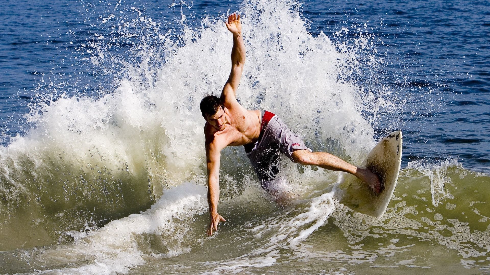FB体育中国-孤鹜长空，当切特成为那道划破孟菲斯雨夜的闪电